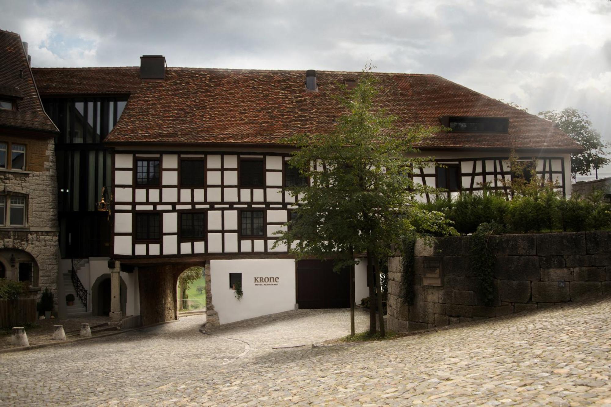 Hotel Krone Regensberg エクステリア 写真
